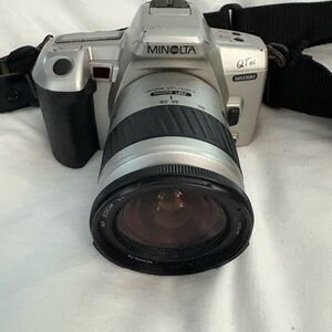 Minolta QTsi 35mm Camera Parts Only